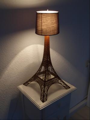 Eiffelturm-Lampe - Benjamin Metz - auf - Array - Eiffelturm-Lampe - Benjamin Metz - auf - Array -