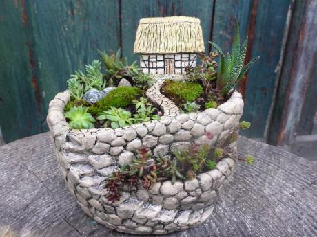 Kakteentopf mit Haus - Anna Kirsche - Array auf - Array - Kakteentopf mit Haus - Anna Kirsche - Array auf - Array -